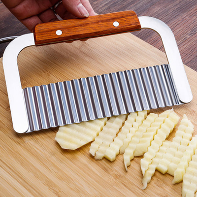 Волнистое вырезывание Crinkle прерывая Slicer картошки нержавеющей стали инструментов с деревянной ручкой